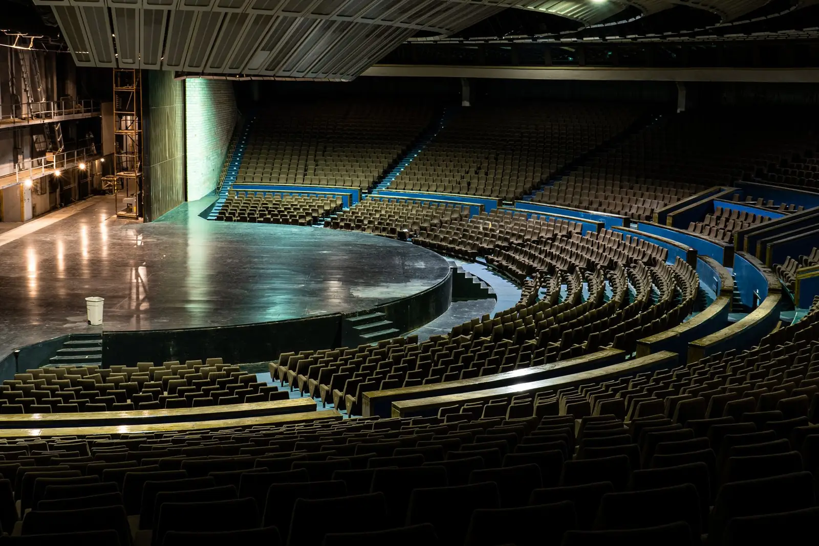 Entertainment venue at ZelquoriangrandLodge